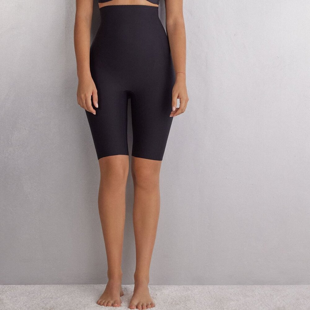 Intimissimi Shaping Shorts in Seamless Microfiber Size L